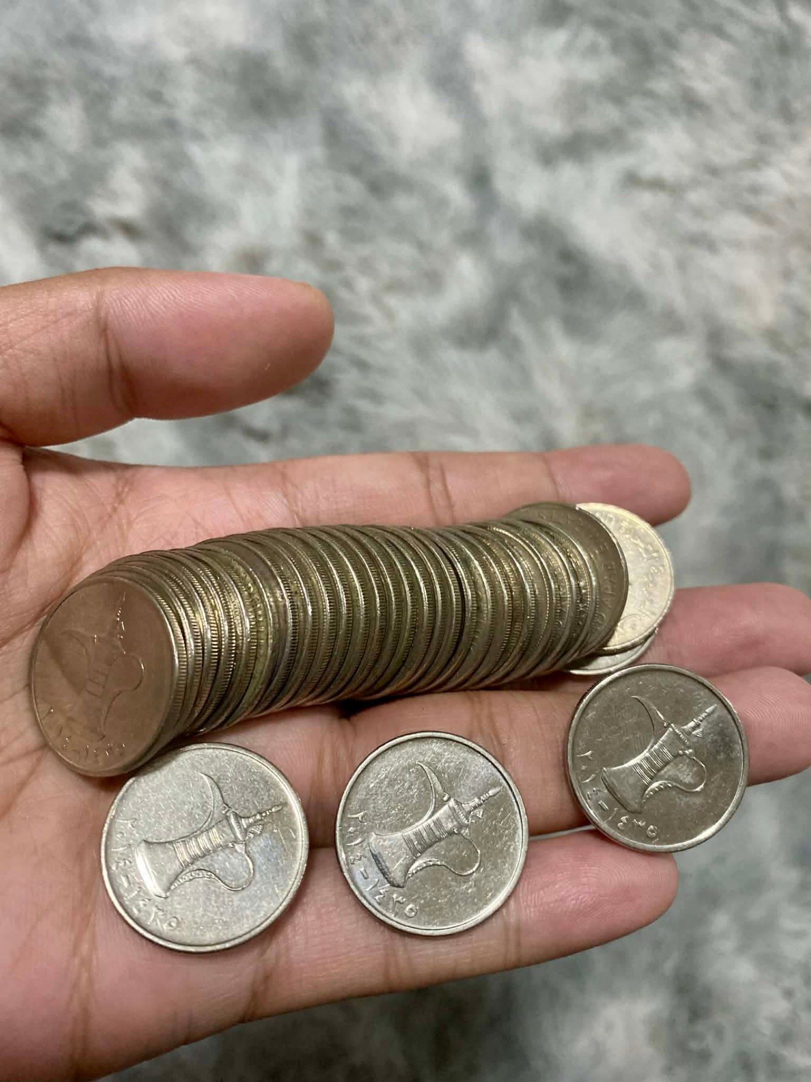 RARE 1 dirham old coins (Category: Currency) located in Manila. Submitted by items_by_sab (Listing ID 1418946403, Image 1). Description: RARE 1 DIRHAM OLD COINS 🇦🇪 For those COIN COLLECTOR out there If you’re interested just let me know 🤝 .