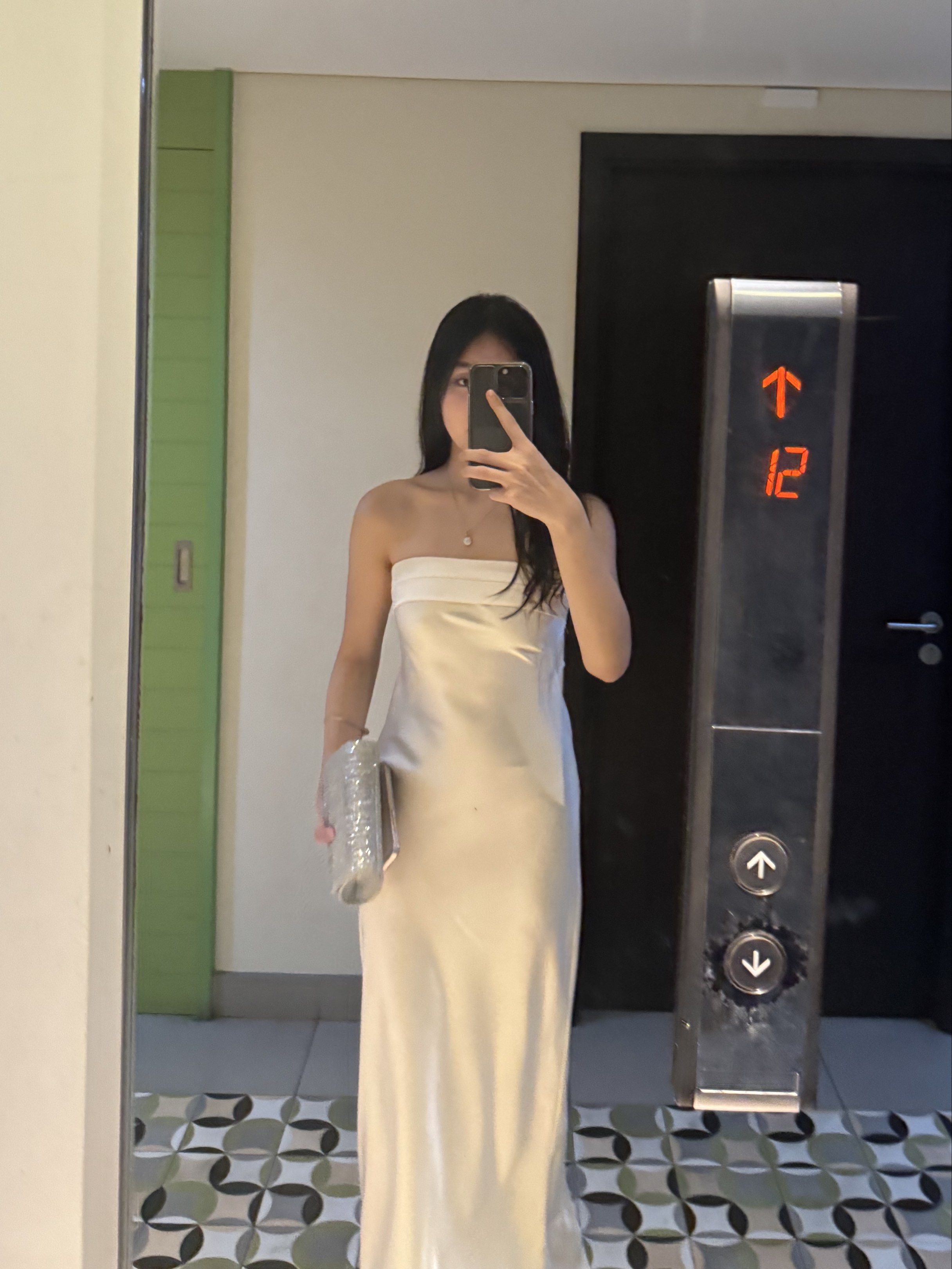 [RENT] White Satin Backless Dress (Category: Dresses) located in Makati City. Submitted by lovrr.valky (Listing ID 1418778433, Image 2). Description: [RENT] - P350 for 3 days! - need to extend? add 100 per day of extension :)) - P500 pesos security deposit will be refundable if item is returned without any damages. - size: xs-small (best fits small) - for reference: 5’4, 32 bust, 25 waist - pick up & return must be made before 4 pm.