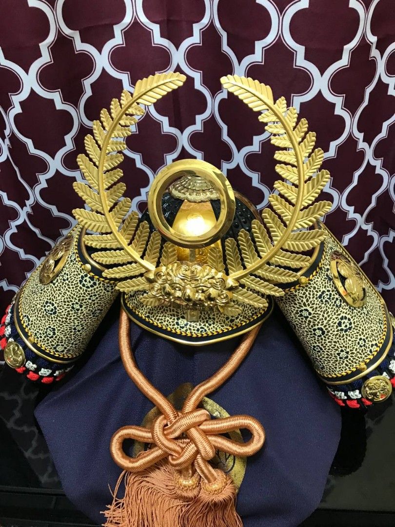 SAMURAI HEAD WITH BOX SALE (Category: Figurines & Statues) located in Gamu. Submitted by 2022bagsbunny (Listing ID 1418894046, Image 3). Description: SAMURAI HEAD WITH BOX LIKE NEW PLUS SF.