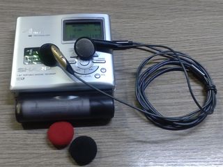 （分類：）位於 。 由 minidiscaudio 提交（商品編號 1210641543，圖片 1）。簡介： 。