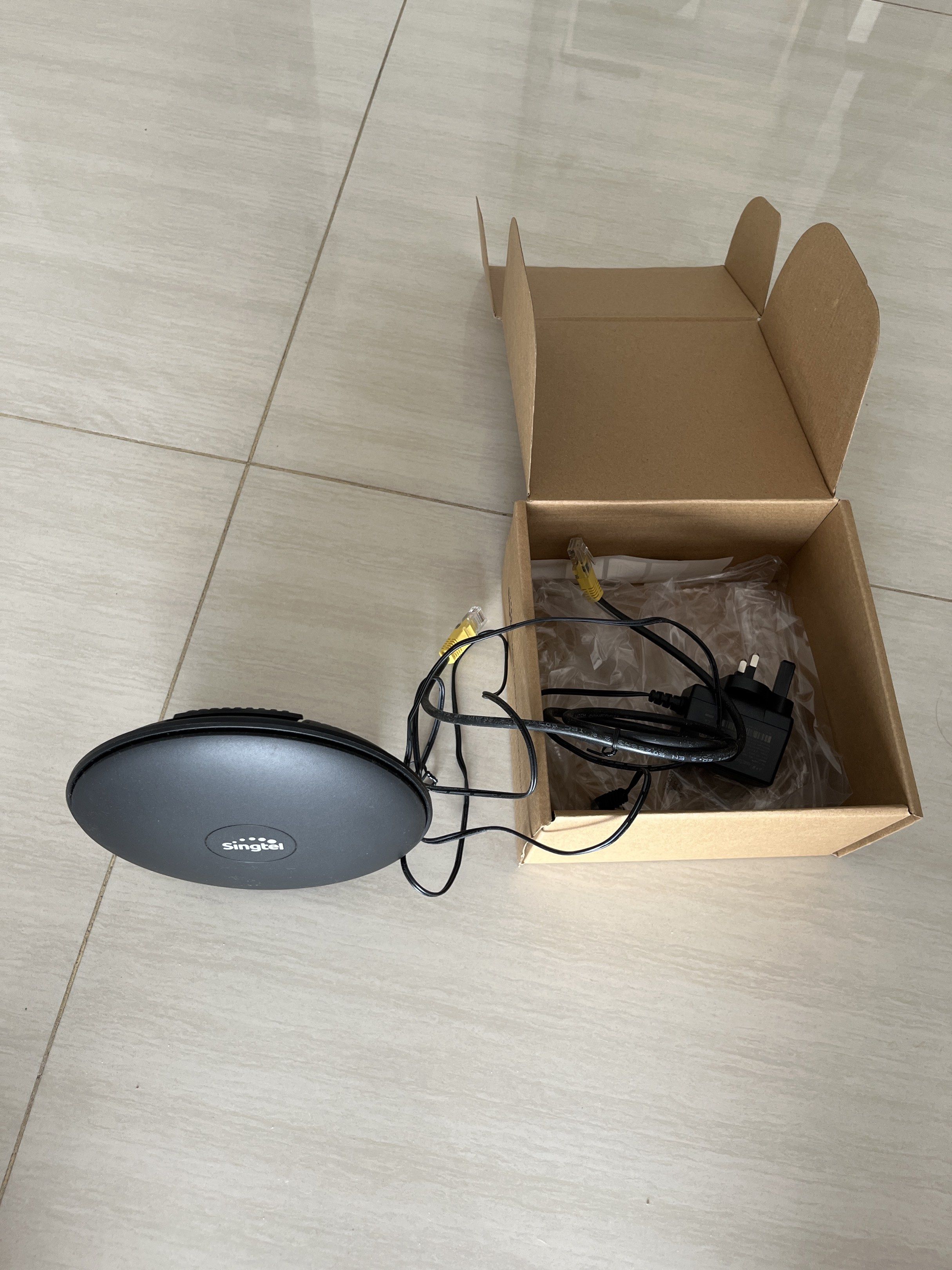 Singtel mesh extender443105402181406720