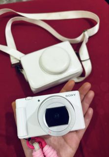 (Category: ) located in . Submitted by PrelovedbyEna (Listing ID 1418823579, Image 1). Description: .