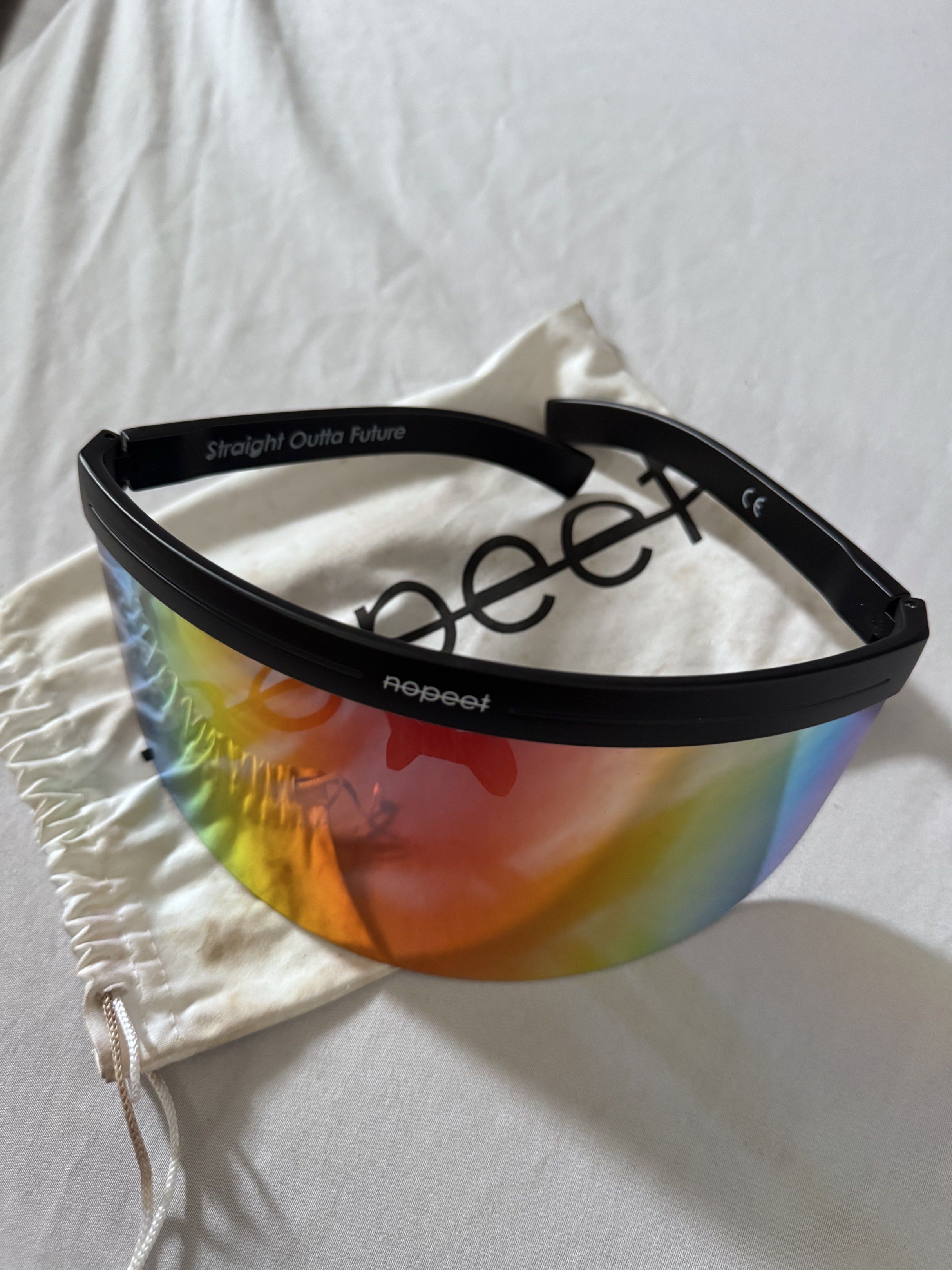 STEAL!! Nopeet Da Shield Hiking Sunglass (Category: Sunglasses & Eyewear) located in Quezon City. Submitted by styleclassy (Listing ID 1195166068, Image 3). Description: Original Price: P5000 Bough in the USA (2020) Exceptionally flawless. Only the dust bag is dirty. Great for UV protection. .