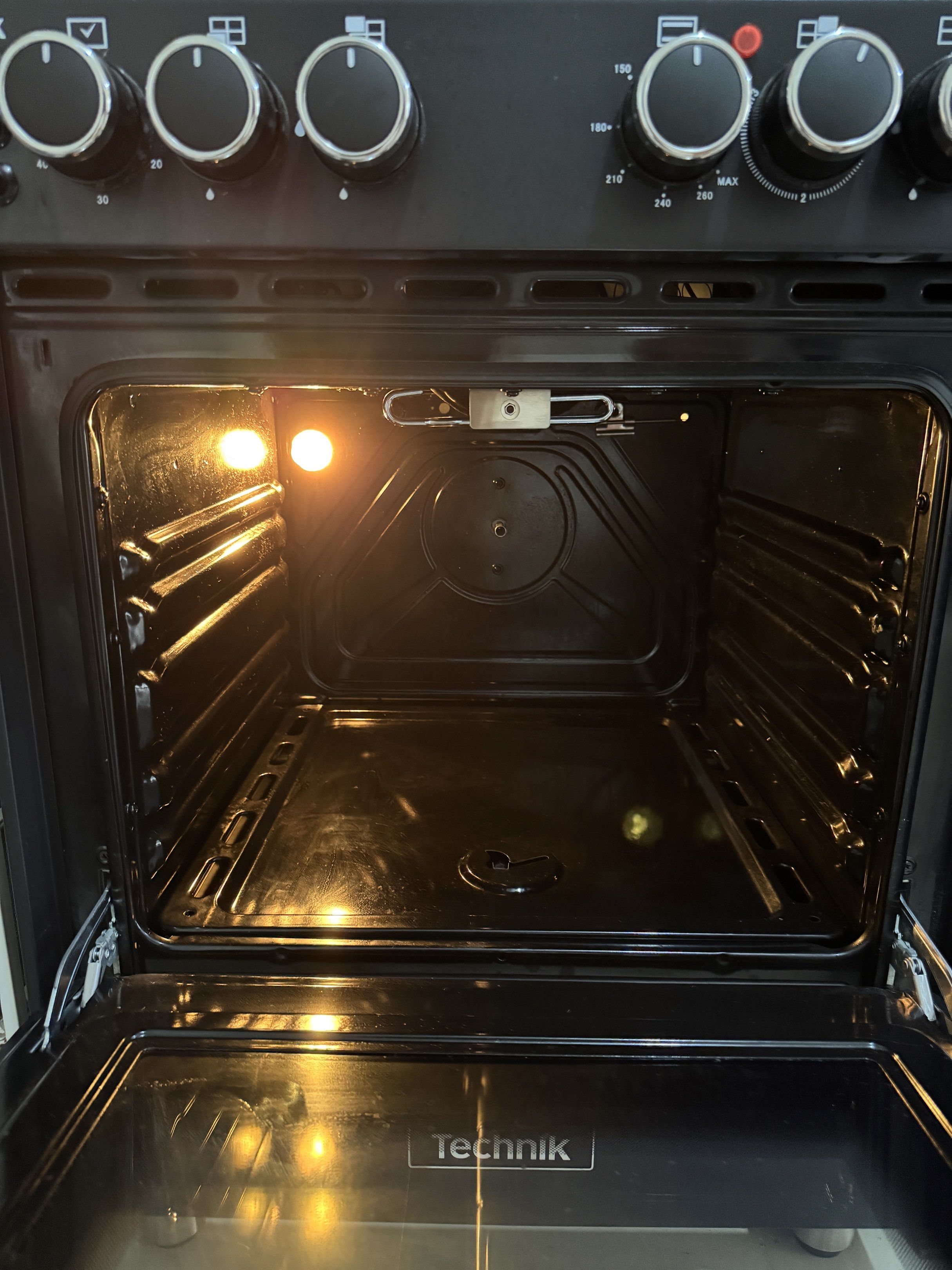 Technick 60CM Gas Range (Category: Cookware & Accessories) located in Manila. Submitted by iamlanzera61493 (Listing ID 1418794490, Image 2). Description: Moving our sale! Technick 60cm range, 3 Gas + 1 hot plate with 80L gas oven. No issues, newly replaced oven bulb. Bought for 22.2K Selling for 15K.
