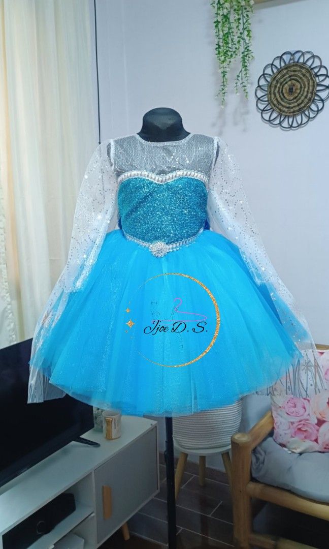 Tiny pieces Elsa - Midi Dress (Category: Babies & Kids Fashion) located in Taguig. Submitted by teendera_mo (Listing ID 1418963299, Image 1). Description: Decluttering: Personal pre-loved. Gently used and ready for a new home. ✅ In very good condition. ✅ Price is negotiable Disclaimer: Colors may vary due to lighting Size reference: 7t on Tag Chest: 24" Waist: 23" Hips: 27" Shoulder: 12" Armhole: 12" Shoulder to Waist: 12" Waist to knee: 16" RFS: