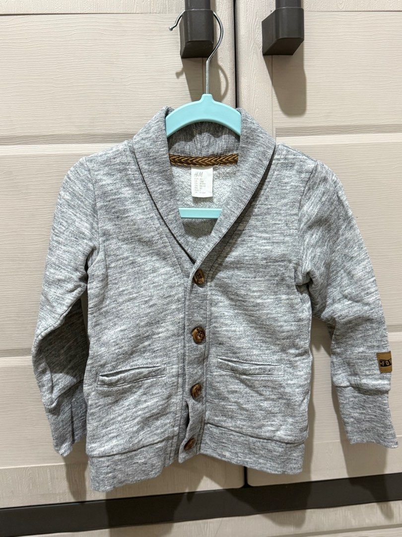 Toddler Cardigan and sweater (Category: Babies & Kids Fashion) located in Las Pinas. Submitted by _strawngn (Listing ID 1418893086, Image 1). Description: Preloved Toddler Cardigan and sweater. Details and prices listed below: H&M Gray Cardigan, size US 12 months - 2 300php only Carter sweater, size 2T, 100php only Gingersnaps sweater, size 18months, 200pho only Zara sweater and jogger, size 18-24months. 350php only .