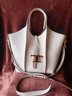 (Category: ) located in . Submitted by thriftymnl_ (Listing ID 1418799662, Image 1). Description: .