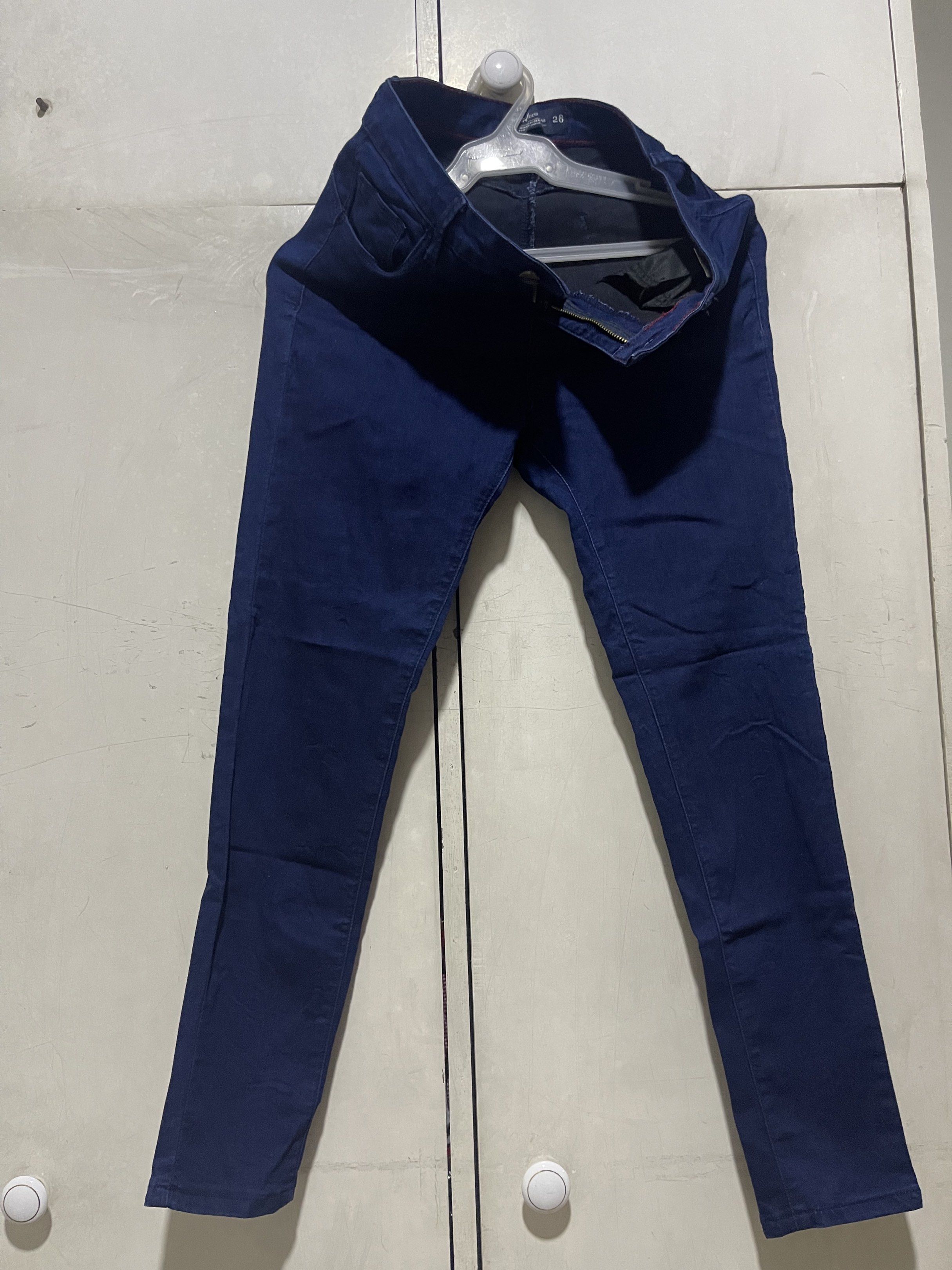 RedGirl Jeans - Size 28 (Category: Jeans) located in Quezon City. Submitted by lespyjamas (Listing ID 1418946126, Image 1). Description: - Res Girl jeans - Dark blue color - Size 28 - Classic five-pocket design - Versatile for everyday wear.