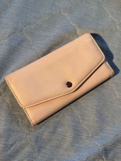 (Category: ) located in . Submitted by ourzpreloved (Listing ID 1418874054, Image 1). Description: .