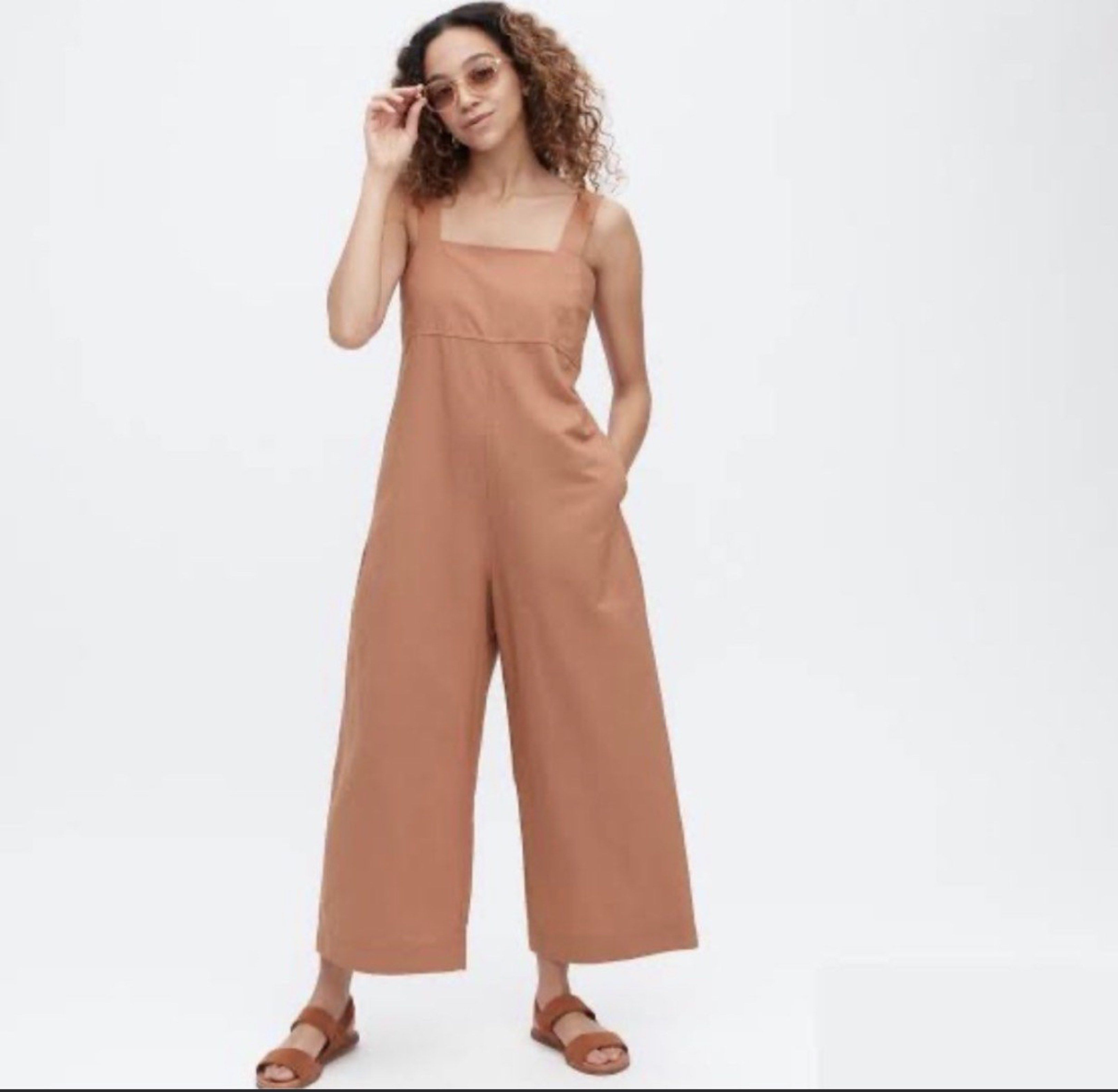 Uniqlo Linen Jumpsuit (Category: Jumpsuits) located in Bacolod City. Submitted by jenmi_ (Listing ID 1418928048, Image 1). Description: Uniqlo Linen Jumpsuit Small on tag (can fit 27-29 waist) .
