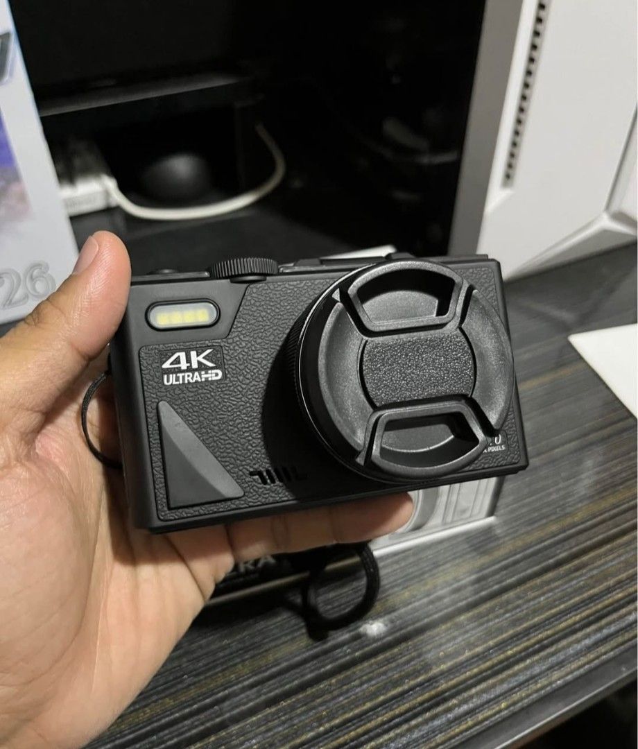 Vetek 8 35 GB boxed unit almost BRAND new (Category: Cameras) located in Manila. Submitted by chiki_chem (Listing ID 1418794751, Image 1). Description: - 4K Ultra HD video recording - Built-in flash - LCD screen for viewing - 16x zoom lens - Macro setting - Includes lens cap and wrist strap - Color: Black.