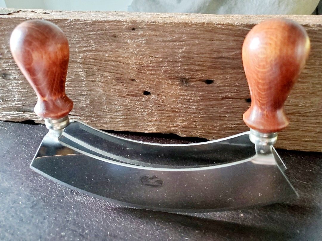 Victorinox Double Blade Mezzaluna (Category: Knives & Chopping Boards) located in Marikina City. Submitted by knifeandtoolphilippines (Listing ID 1418828719, Image 2). Description: Fixed Price No Trades.