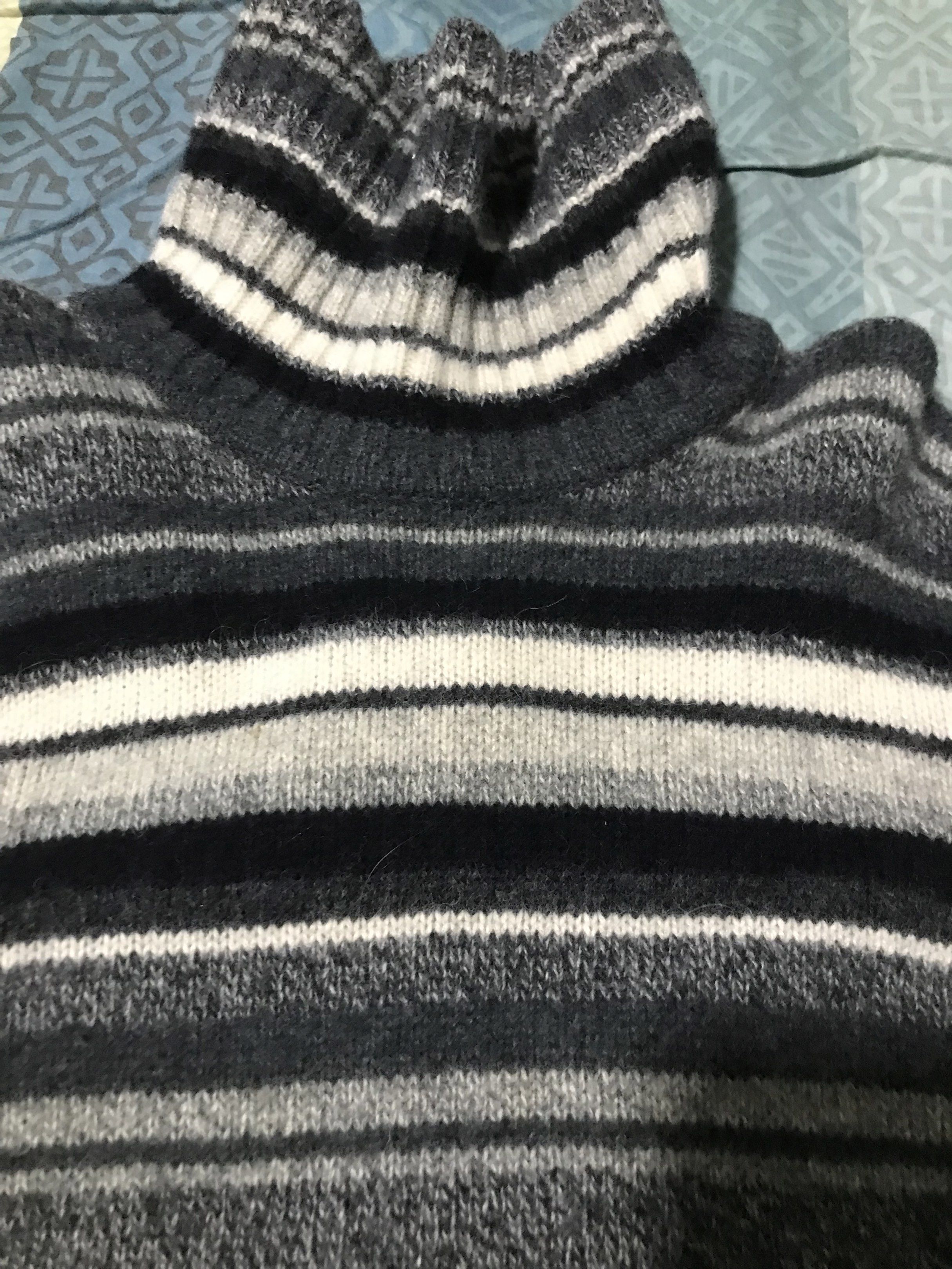 Wool Winter Ralph Lauren Turtleneck Sweater (Category: Coats, Jackets and Outerwear) located in Las Pinas. Submitted by kate0_flower (Listing ID 1418926118, Image 2). Description: Ralph Lauren Sweater RFS: too many sweaters Comfy and perfect for winter Vintage Can fit small to large.