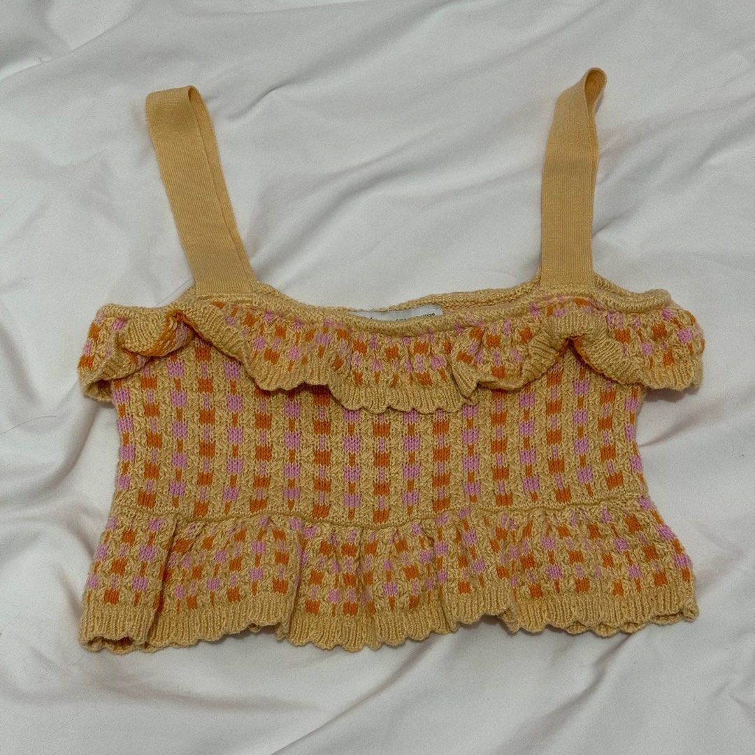 Zara Knit Frill Top (Category: Sleeveless) located in Manila. Submitted by shop.declutter (Listing ID 1418916347, Image 1). Description: So cute in person 🥰 Fits xs to small Cropped.