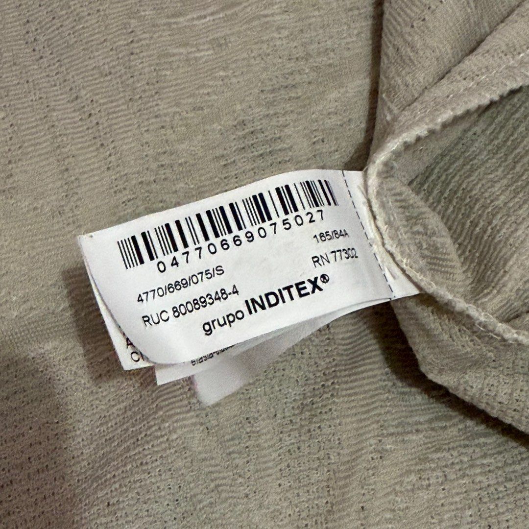Zara Textured Maxi Dress (Category: Dresses) located in Manila. Submitted by shop.declutter (Listing ID 1418916859, Image 3). Description: Very classy in person Fits xs to small.