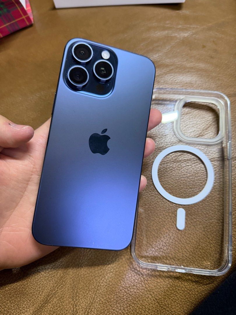 15 pro max256g, 手機及配件, 手機, iPhone, iPhone 15 Series在旋轉拍賣