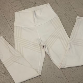 （分類：）位於 。 由 kakaosell 提交（商品編號 1413486949，圖片 1）。簡介： 。