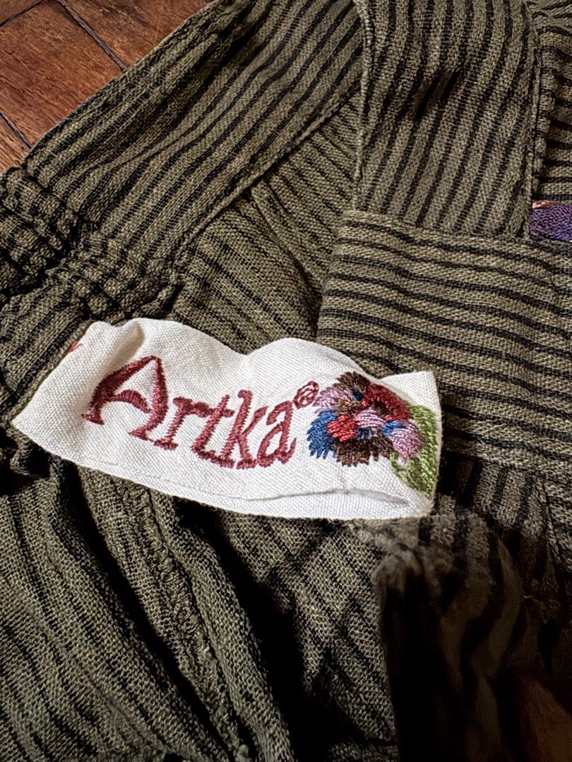 Artka Striped Baggy Pants (Category: Other Bottoms) located in Cainta. Submitted by cocaclutter (Listing ID 1413501466, Image 3). Description: - Cute design - Thrifted from Baguio Only accepting GCash payments. DM for more details !.