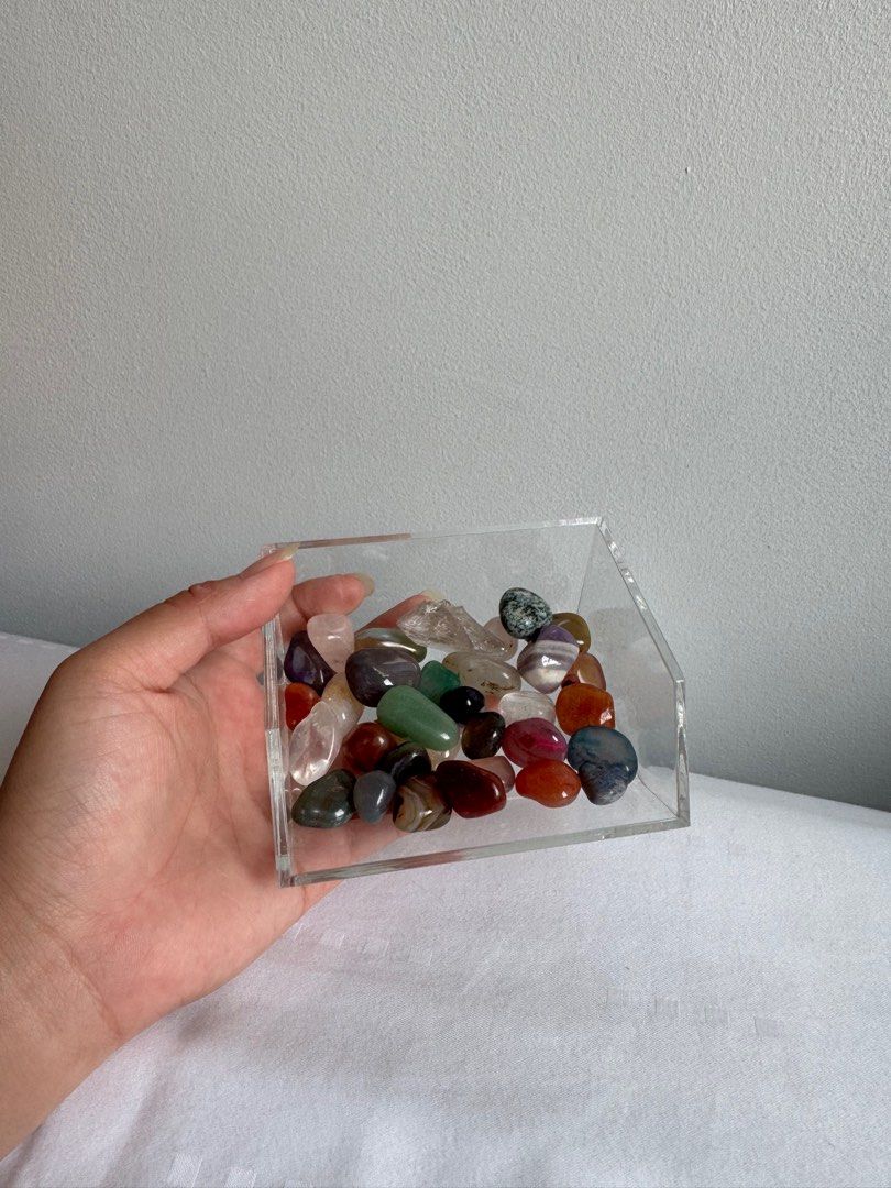Assorted Crystals (Category: Vintage Collectibles) located in Singapore. Submitted by calyinxp (Listing ID 1413555713, Image 1). Description: Assorted semi precious crystals, most bought from Japan Mix of various types, including aventurine, clear quartz, rose quartz, amethyst, agate, tiger eye, lapis and more. All for $2.