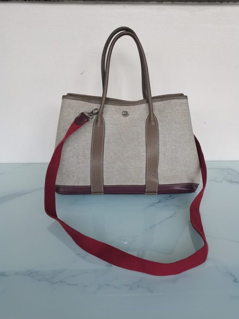 Auction🇯🇵💯SELECTED bagS😱 (Category: Luxury Bags & Wallets) located in General Santos City (Dadiangas). Submitted by braverabbit.67 (Listing ID 1413618950, Image 2). Description: Kaway2x sa mga Collectors ng Auctions items dyan ALL Sources from SurpluS japan🇯🇵 ALL UkaY SELECTED💯💯💯 ALL Used/Preloved but not AbuSed!🫶🏻💕 𝗦𝗲𝗻𝗱 𝗱𝗘𝗥𝗶𝗰𝘁 👉🏻𝗣𝗠📥 𝗢𝗡𝗟𝗬!.