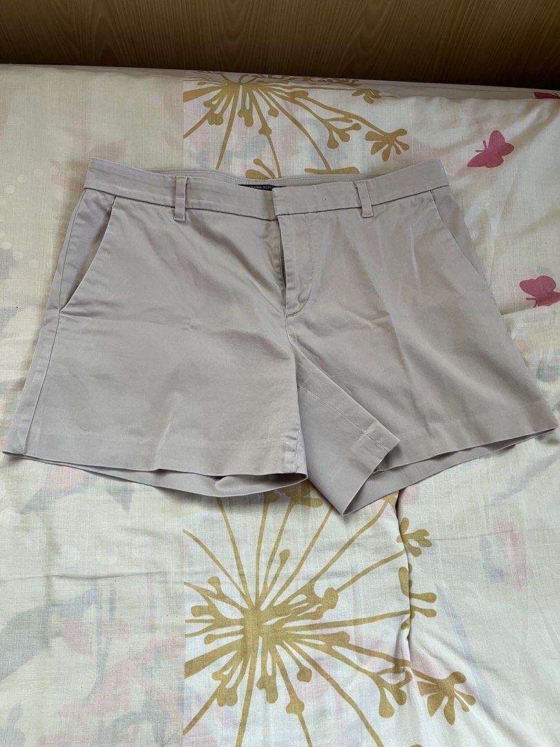 Banana Republic Shorts (Category: Shorts) located in Pasig City. Submitted by gjoconcepcion (Listing ID 1413521869, Image 1). Description: - Banana Republic shorts - Neutral color - Classic design - Front and back pockets - Button and zipper closure - Belt loops - Lightweight material - Ideal for warm weather.
