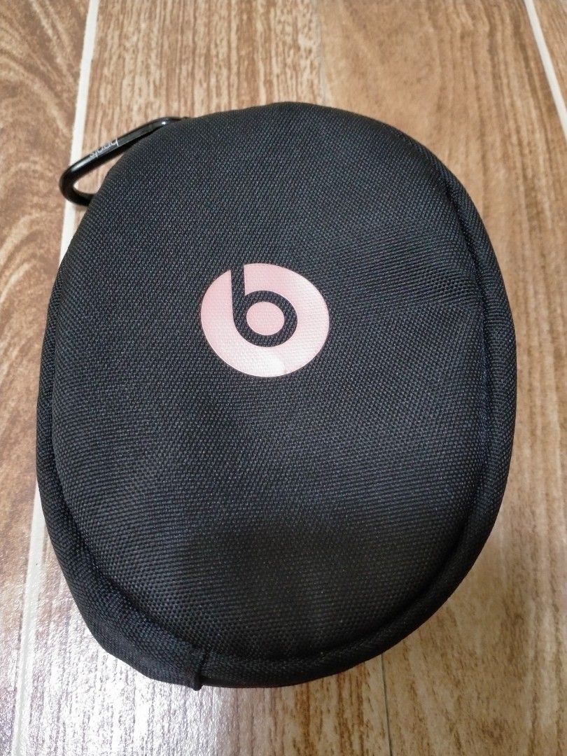 BEATS SOLO 3 SOFT CASE (Category: Portable Audio Accessories) located in Cabuyao City. Submitted by Bike_Clothing10 (Listing ID 1413477493, Image 2). Description: READ FIRST.... FOR SALE: BEATS SOLO 3 SOFT CASE Excellent Condition Looks New Legit PRICE: 750 Free Shipping (J&T) PICK UP OR SHIPPING ONLY LOC: Cabuyao Laguna -NO COD/COP- 📩PM FOR INQUIRIES -Thanks-.