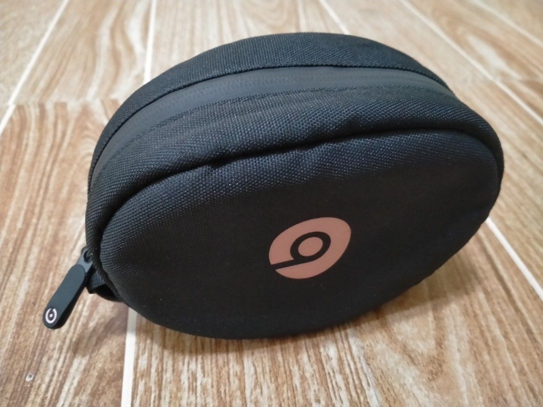 BEATS SOLO 3 SOFT CASE (Category: Portable Audio Accessories) located in Cabuyao City. Submitted by Bike_Clothing10 (Listing ID 1413477493, Image 1). Description: READ FIRST.... FOR SALE: BEATS SOLO 3 SOFT CASE Excellent Condition Looks New Legit PRICE: 750 Free Shipping (J&T) PICK UP OR SHIPPING ONLY LOC: Cabuyao Laguna -NO COD/COP- 📩PM FOR INQUIRIES -Thanks-.