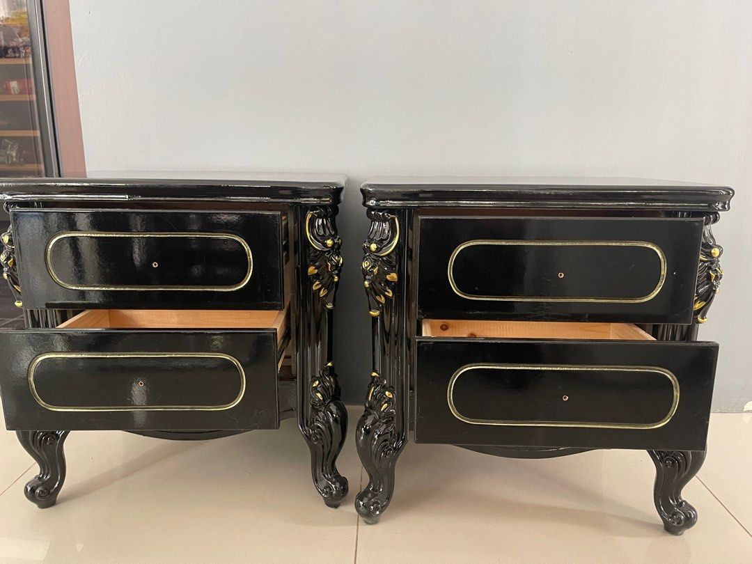Bedside table (Category: Tables & Sets) located in Kuala Lumpur. Submitted by kimyuleow (Listing ID 1413459066, Image 1). Description: 全新 100%new 规格size 53×40×54 cm 颜色 黑色 black color 2 tables .