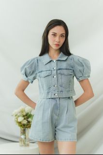 (Category: ) located in . Submitted by wardrobemirror (Listing ID 1413543934, Image 1). Description: .