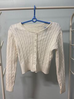 (Category: ) located in . Submitted by clearingwardrobetime (Listing ID 1413599860, Image 1). Description: .