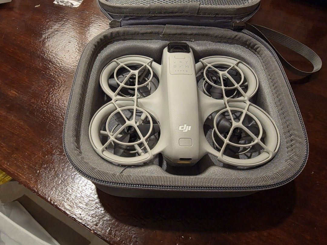 DJI Neo (Category: Drones) located in Taguig. Submitted by Rocky0405 (Listing ID 1413647428, Image 1). Description: Used twice for testing but didnt have time anymore negotiable 1 battery, free case.