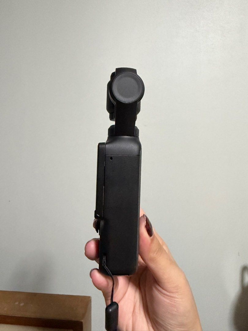 DJI Osmo Pocket 3 (Category: Cameras) located in Manila. Submitted by decluttrix (Listing ID 1413614396, Image 3). Description: I haven’t been reaching for this as much since I already have a lot of cameras! This was also well taken care of I promise! Case and case magnet are also included! With box. .