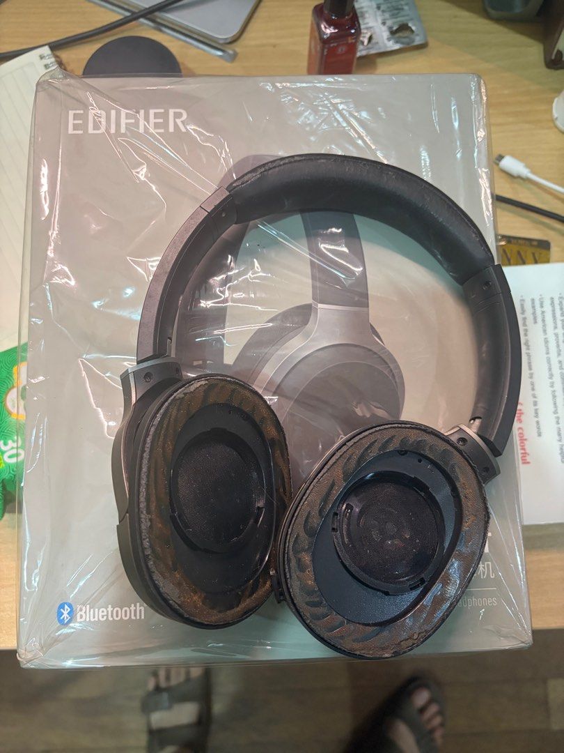 Edifier Headphone W830bt (Category: Headphones & Headsets) located in Makati City. Submitted by kobewobee (Listing ID 1413453887, Image 1). Description: Needs replacement earfoams.
