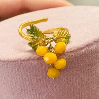 (Category: ) located in . Submitted by hellostreetmarket_ (Listing ID 1413509239, Image 1). Description: .