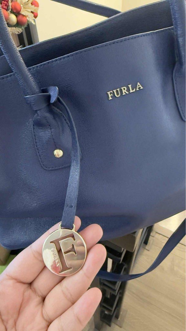 Furla Josi Leather Bag (Category: Luxury Bags & Wallets) located in Taguig. Submitted by johnhb (Listing ID 1413496696, Image 3). Description: -Furla Josi Leather Bag with Long Strap -Bought in Italy 4 years ago -No carecard and dustbag -8k MOP: GCash MOD: Lalamove from Las Piñas or Makati.