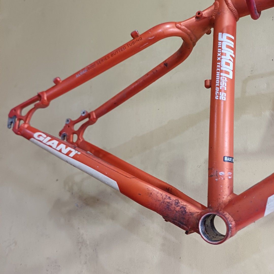 Giant Yukon Disc SE Bike Frame (Category: Bicycles) located in Tagaytay City. Submitted by lehitimongseller22 (Listing ID 1413608736, Image 3). Description: - Giant Yukon Disc SE frame - Orange finish - Aluxx Technology tubing - Mounting points for components -26er small.