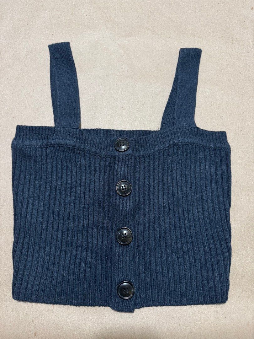 GU Navy Blue Button-Up Knit Top -Size S (Category: Blouses) located in San Juan City. Submitted by alexprelovedpicks (Listing ID 1413631917, Image 1). Description: - GU Navy Blue Knit Top - Size: S - Button-up design - Comfortable knit material - Great for layering.