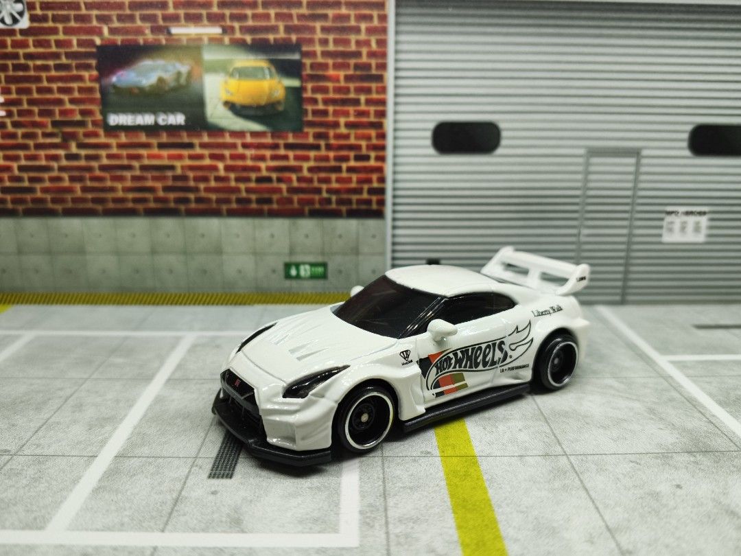 Hotwheels Skyline R35 LBWK, Hobbies & Toys, Toys & Games on Carousell