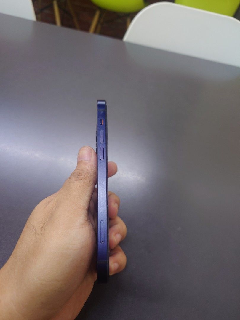 iPhone 12 128gb (Category: iPhone 12 Series) located in Quezon City. Submitted by mykel776 (Listing ID 1413465208, Image 2). Description: for Sale iPhone 12 dual Sim napalitan n screen pero galing din S iPhone n original, battery replace n rin.