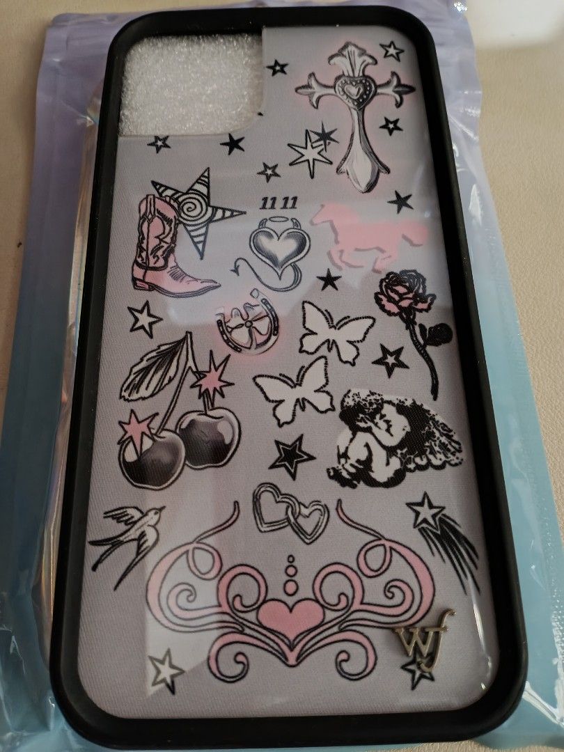 iPhone 15 PLUS | WildFlower case (Category: Cases & Sleeves) located in Manila. Submitted by rozerjj (Listing ID 1413485803, Image 2). Description: iPhone 15 PLUS WildFlower Case 250 pesos na lang po, once lang nagamit sayang. 🥹.