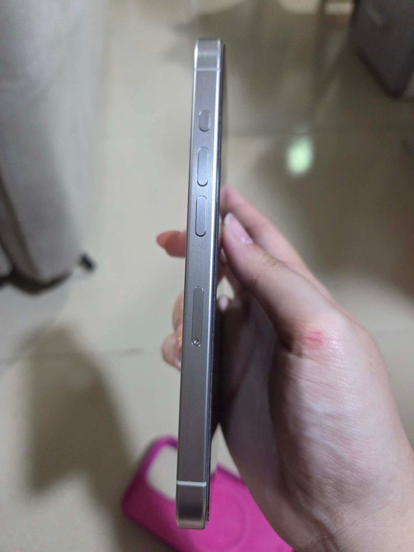 Iphone 15 pro 256gb white titanium (Category: iPhone 15 Series) located in Caloocan City. Submitted by sigridsaddi (Listing ID 1413471225, Image 3). Description: .