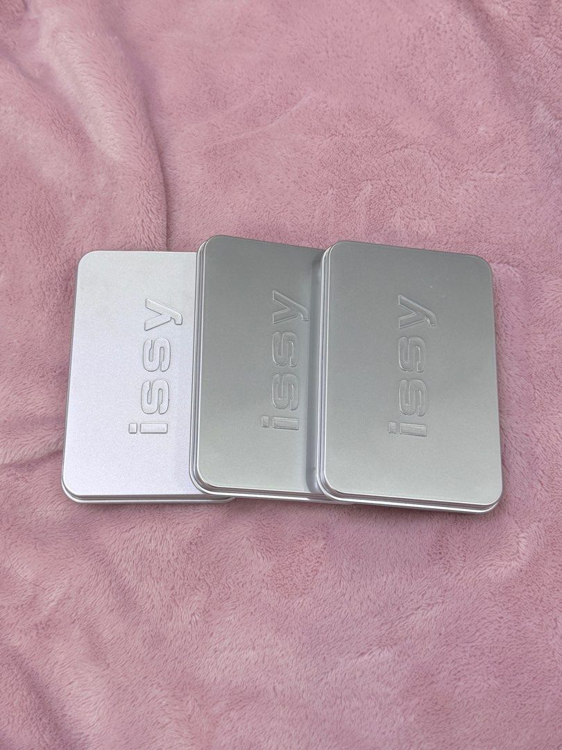 ISSY Customizable Eye & Face Magnetic Palette Case (Category: Makeup) located in Bacoor. Submitted by lotusfawn (Listing ID 1413532925, Image 2). Description: OO ☻ SHOP REMINDERS .ᐟ ⚘ read description thoroughly ⚘ no when worn ⚘ first to pay basis ⚘ offer = order form ⚘ delivery shouldered by the buyer O1 ☻ PRODUCT INFO .ᐟ ⚘ srp: 299 php each ⋆ bought in mall ⚘ prices / bundle prices ⋆ take all - 400 php ⋆ one new - 200 php ⋆ two new - 320 php ⋆ 
