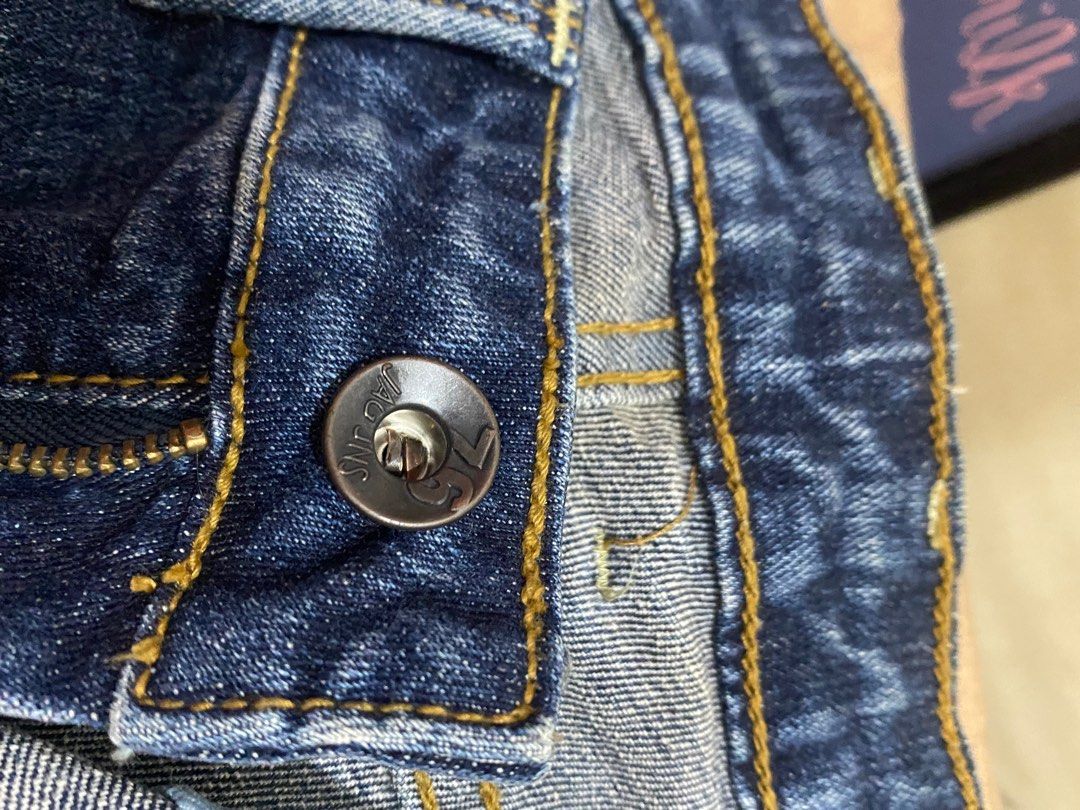 Jag jeans slim fit Y2k (Category: Jeans) located in Rizal. Submitted by wild.lastly (Listing ID 1413552176, Image 3). Description: Size on tag for waist 31 39 cm for Length .