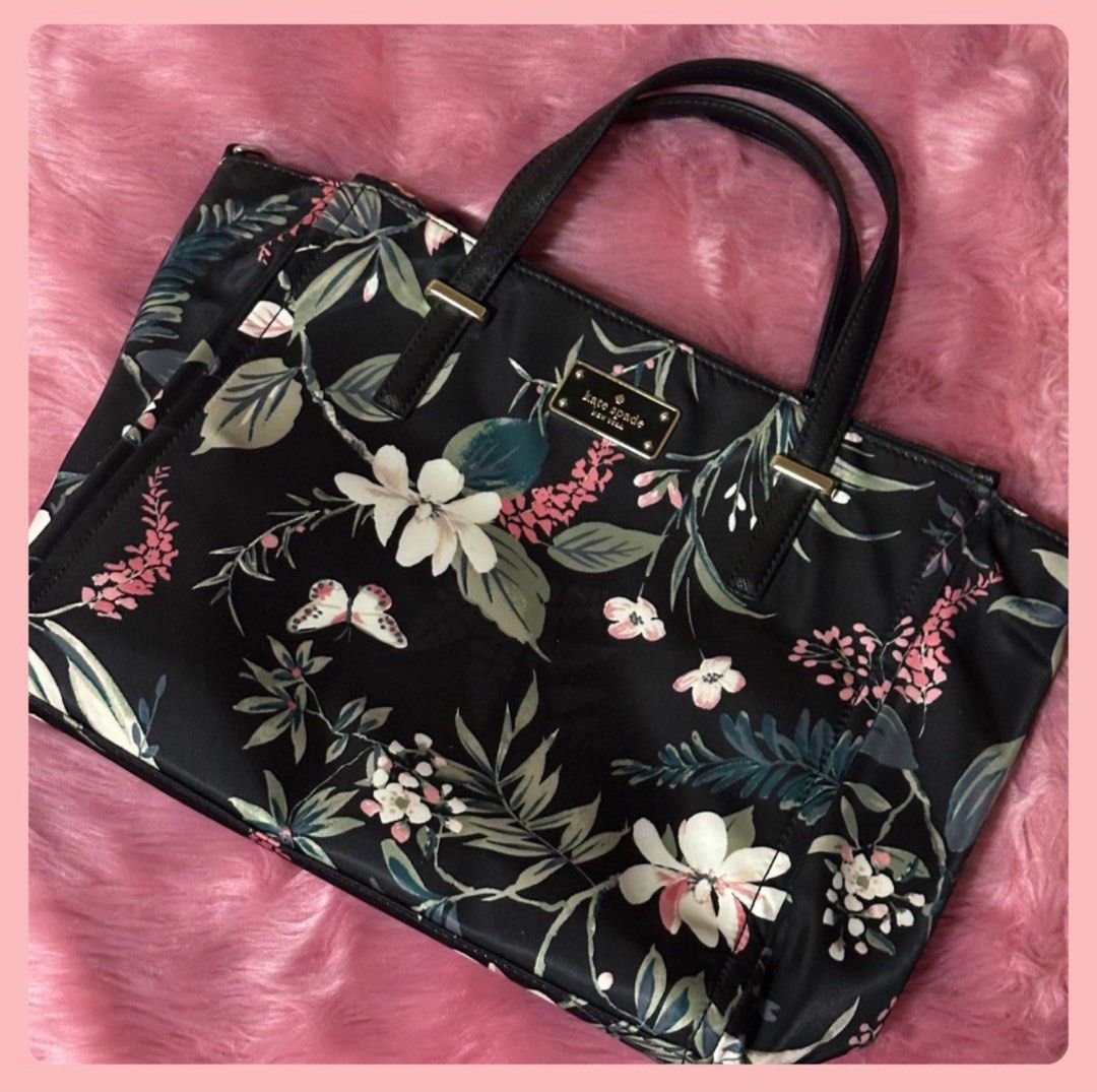 KATE SPADE Wilson Road Botanical Alyse (Category: Luxury Bags & Wallets) located in Quezon City. Submitted by eiascloset (Listing ID 1413510080, Image 1). Description: Comes with long strap Care card included.
