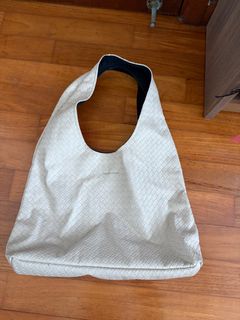(Category: ) located in . Submitted by honeypinguz (Listing ID 1413439374, Image 1). Description: .
