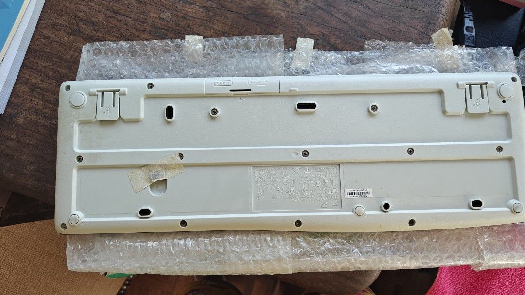 Logitech K270Wireless Keyboard (Category: Computer Keyboard) located in Paranaque City. Submitted by mistycakesbestbeagle (Listing ID 1413462131, Image 2). Description: RFS: decluttering ✅ stored in cabinet for long time ✅ tested January 4 2026 and still working ✅ no box, no batteries ✅ comes with USB bluetooth receiver.