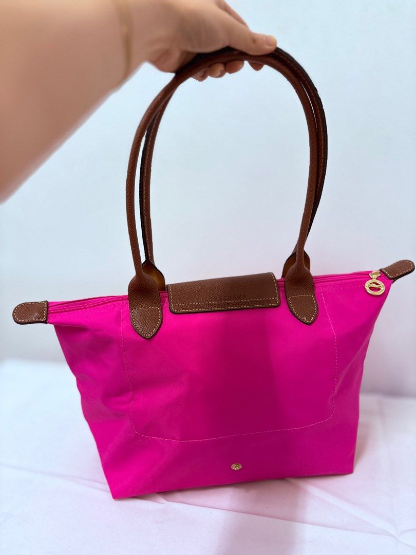 Longchamp Le pliage tote bag in small size (Category: Luxury Bags & Wallets) located in Manila. Submitted by pursonalshopper (Listing ID 1413642661, Image 2). Description: 💠Brand new Longchamp Le Pliage tote in small Long handle Made in France 🇳🇱 Complete Inclusions: ✅Original tags ✅Longchamp Dustbag, paperbag and authenticity cards With cards ✈️Same day delivery within Metro Manila ✈️2 day shipping for Provincial 📍My location: Quezon City ro