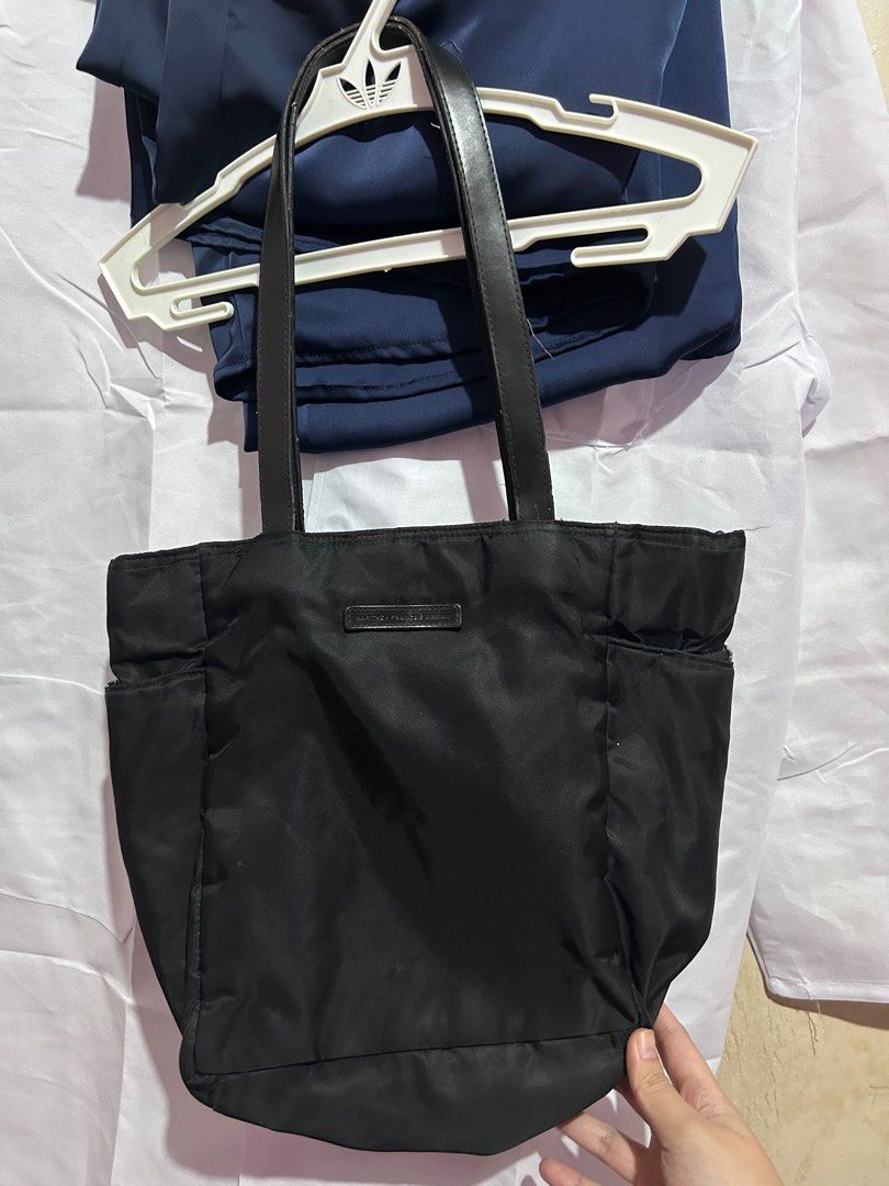Marithe Francois Girbaud Shoulder Bag (Category: Shoulder Bags) located in Manila. Submitted by okinoa (Listing ID 1413491836, Image 1). Description: - has flaws sa handle (can be seen sa picture) but not that visible - strap is adjustable inside - used well.