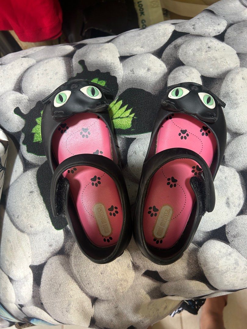 Mini Melissa Cat Sandals Size 9 (Category: Babies & Kids Fashion) located in Cebu City. Submitted by yenetcuba52435 (Listing ID 1413436445, Image 1). Description: In very excellent condition . Sobrang bango.