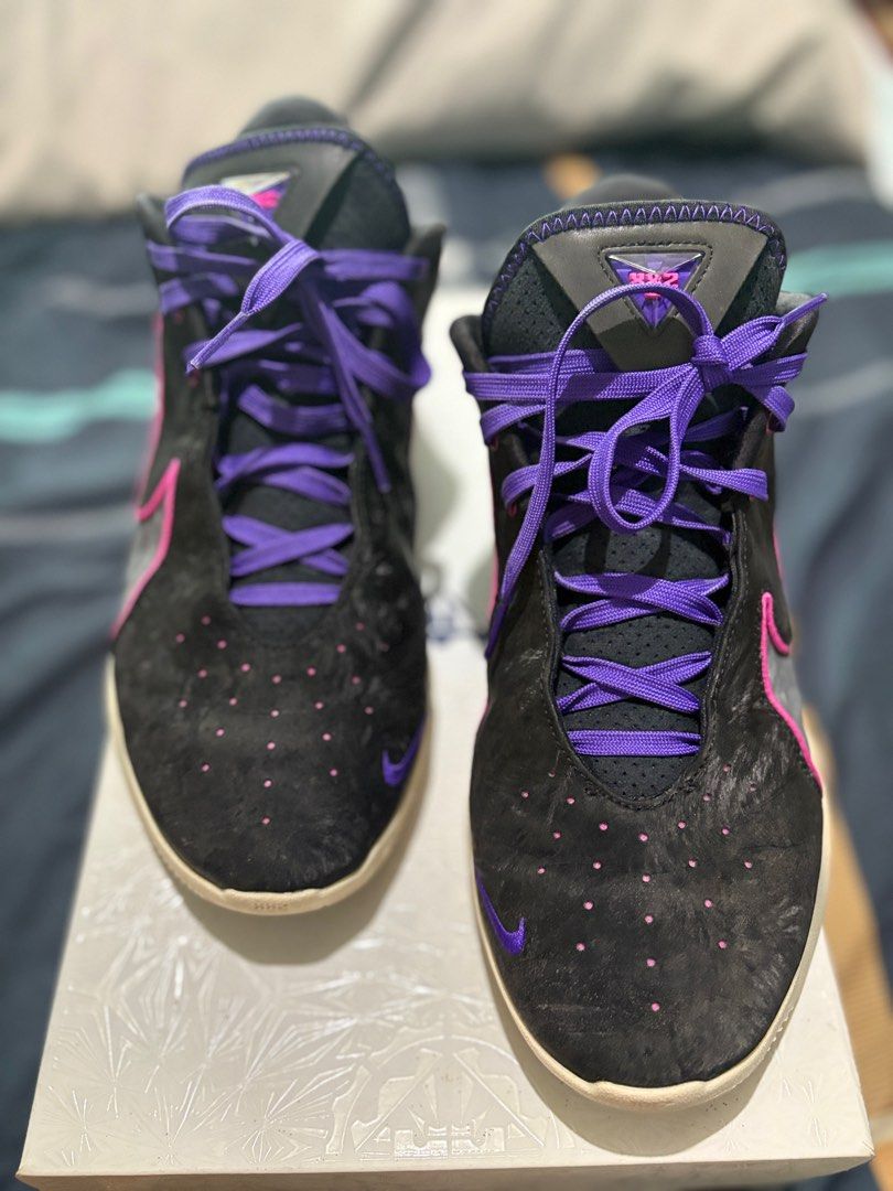 Nike LeBron XXII EP Black Fuchsia (Category: Sneakers) located in Caloocan City. Submitted by gboy_01 (Listing ID 1413497384, Image 2). Description: Details: Product: LEBRON XXII EP Color: BLACK/LASER FUCHSIA-DARK GREY NOIR/GRIS FONCE/FUSHIA LASER Size: US 10.5 Rfs: Too many shoes Usage: wooden basketball court 1-2x a month (pampapawis na basketball lang).